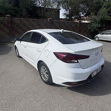 Продажа авто: Hyundai Avante: 2019 г., 1.6 л, Автомат, Бензин — 3