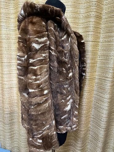Мужская одежда: Меховая куртка с капюшоном - Натуральный мех норки (визуально — 3