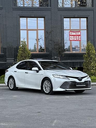 Продажа авто: Toyota Camry: 2018 г., 2.5 л, Вариатор, Гибрид, Седан — 1