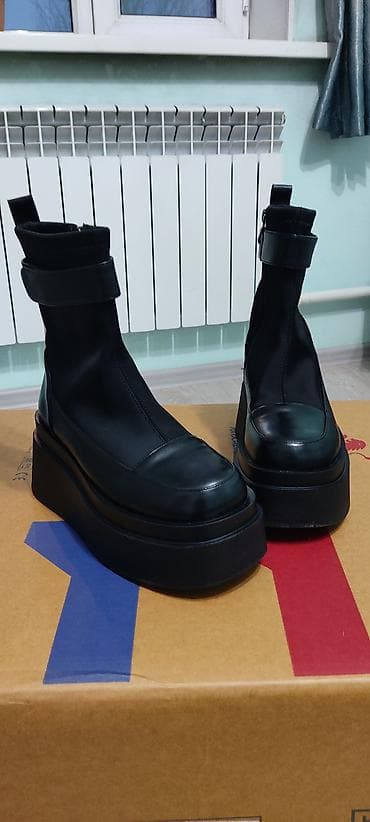 бу ботинка: Одевала 2 раза,продаю так как они мне оказались малы,деми,можно даже — 4