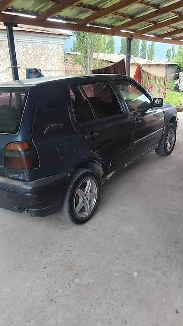 Volkswagen Golf: 1993 г., 1.6 л, Механика, Бензин, Хэтчбэк at lalafo.kg Volkswagen Golf: 1993 г., 1.6 л, Механика, Бензин, Хэтчбэк