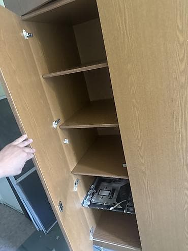 Тумбы и подставки: Шифоньер, шкаф для одежды, Прямой, ЛДСП — 1