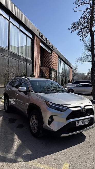 outback 2017: Toyota RAV4: 2022 г., Автомат, Бензин, Кроссовер — 3