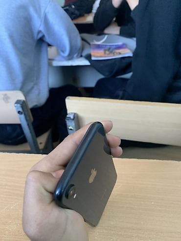 купить бу xbox series s: IPhone Xr, Б/у, 64 ГБ, Черный, Чехол — 1