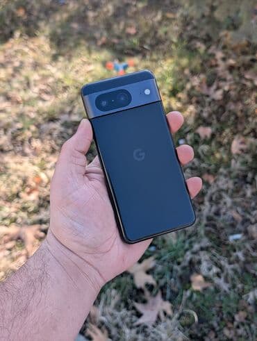 Google Pixel 8, Б/у, 128 ГБ, цвет - Черный, 1 SIM, eSIM