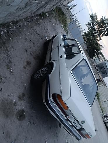 Транспорт: BMW 520: 1983 г., 2 л, Механика, Бензин, Седан — 2