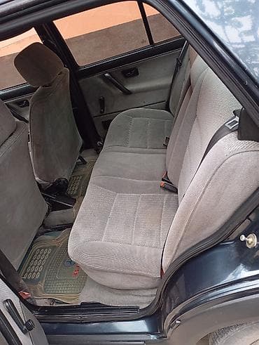 авто краска: Volkswagen Jetta: 1990 г., Ручные, Седан — 6