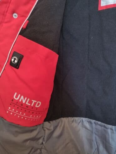 красный пиджак: Куртка на мальчика или девочку, 8-11 лет, рост 135 примерно. В — 4