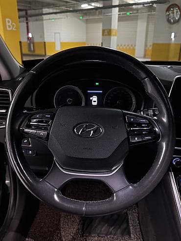 byd e9: Hyundai Grandeur: 2019 г., Автомат, Гибрид, Седан — 10