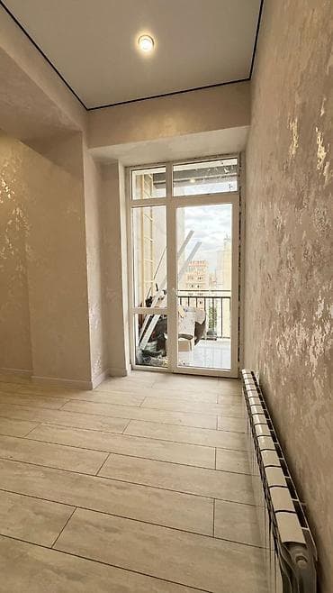 квартира медакадемия: Светлая современная отделка для квартиры/дома: коридор и санузлы под — 8