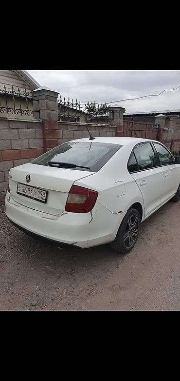 бампе: Skoda Rapid: 2017 г., 1.6 л, Механика, Бензин, Седан — 2