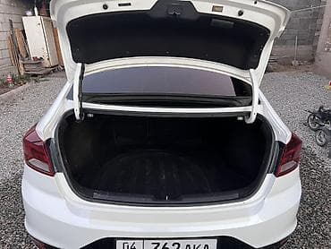 kia stringer: Hyundai Elantra: 2019 г., 2 л, Автомат, Бензин, Седан — 2