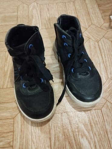 Ботинки демисезонные на мальчика размер 26 . в хорошем состоянии at lalafo.kg Ботинки демисезонные на мальчика размер 26 . в хорошем состоянии