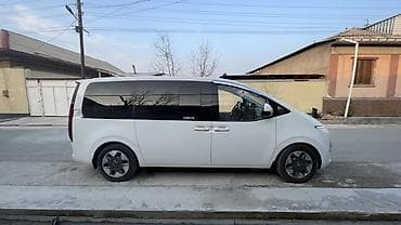 Hyundai: Hyundai Staria: 2022 г., 2.2 л, Автомат, Дизель, Минивэн — 3