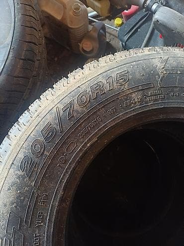 шины 23555 r18: Комплект автомобильных шин разных типоразмеров. Доступные размеры — 3