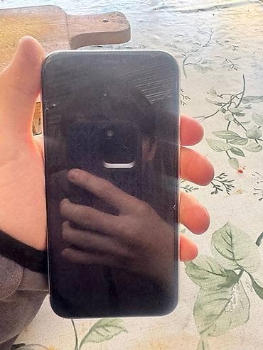 камера для видео: Apple iPhone XR, белый цвет.передний камера не работает экран чистый — 6