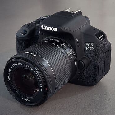 зеркальный фотоаппарат samsung: Canon EOS 700D Состояние: новый Также сумка в комплекте Тип камеры — 2