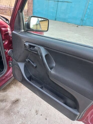 plug in: Volkswagen Vento: 1994 г., 1.8 л, Механика, Бензин, Седан — 3