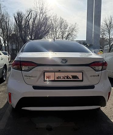 Продажа авто: Toyota Corolla: 2020 г., Гибрид, Седан — 2