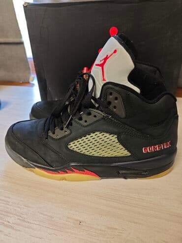 зимние жорданы: Мужские кроссовки, 43, Nike, Б/у, цвет - Черный — 3