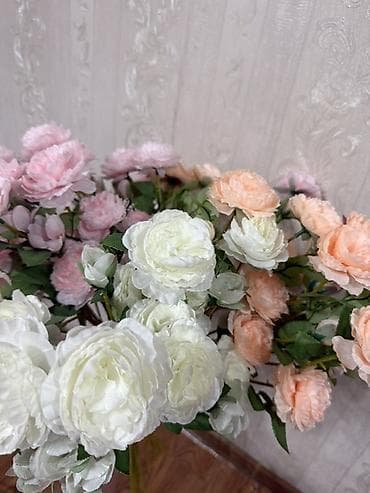 цветы из биссера: Гулдор сатылат. Жаны. Веткалары жакшы. Подставка бар в комплекте 3шт — 9