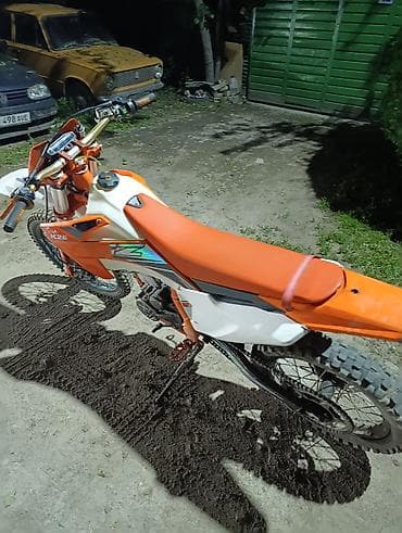эндуро водяное охлаждение: Эндуро/кросс мотоцикл (реплика в стиле KTM), оранжево‑белая расцветка — 2