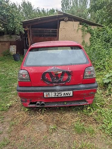 Продажа авто: Volkswagen Golf: 1993 г., 1.8 л, Механика, Бензин, Хэтчбэк — 3