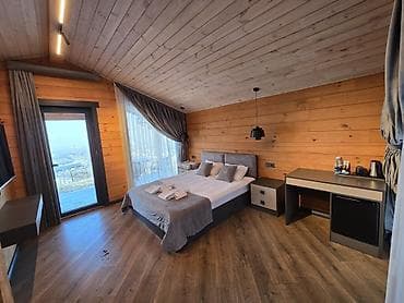 недвижимость дома: Продается готовый бизнес горный отель состоящий и 5 домов из Сруба, 4 — 4