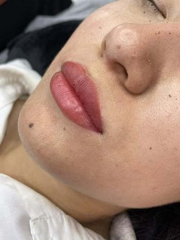Красота и здоровье: Ищу моделей на перманентный макияж: брови и губы. 📍БИШКЕК Стоимость — 5
