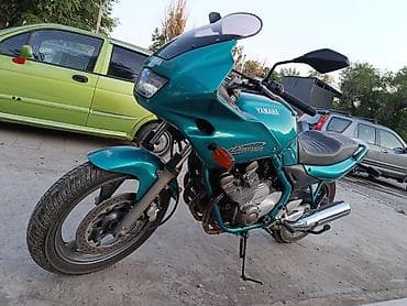 цилиндры: Классический мотоцикл Yamaha, 600 куб. см, Бензин — 9