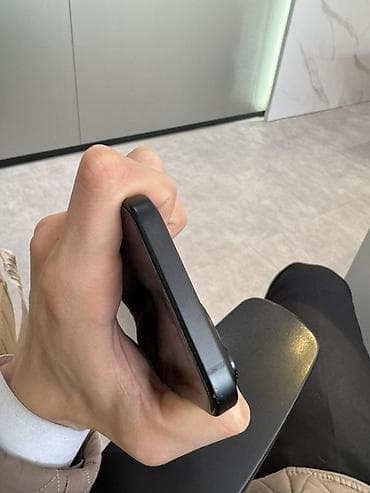 Apple iPhone: IPhone 15, Черный, Чехол, 93 % — 6