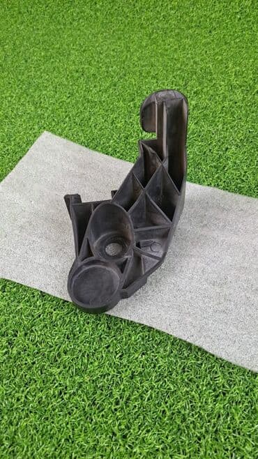 e46: Кронштейн бампера Направление: Перед.пластмассовый Примечание: 694593 — 2