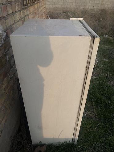 дистилированая вода: Однокамерный холодильник с верхней морозильной камерой. Особенности — 2