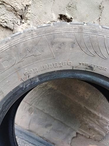Пара грузовых/легкогрузовых шин 235/65 R16C. Характеристики: -