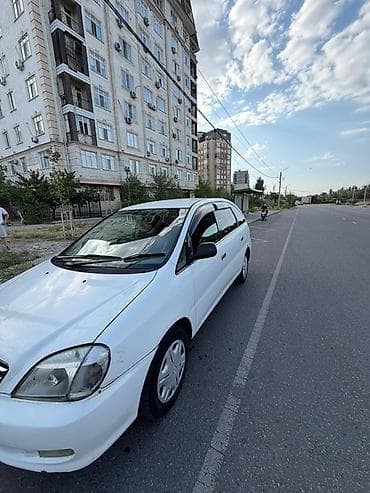 2000: Toyota Nadia: 2000 г., 2 л, Автомат, Бензин, Минивэн — 5
