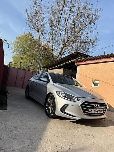 Hyundai Elantra: 2018 г., 0.2 л, Автомат, Бензин, Седан