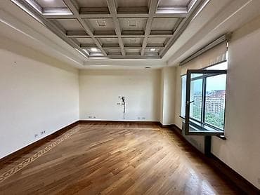 Кыймылсыз мүлк: Кеңселерди ижаралоо, 247 м², Бизнес борборунда, Тоолор көрүнүп турат, Өзүнчө ашканасы менен, Өзүнчө санитардык түйүнү менен — 3