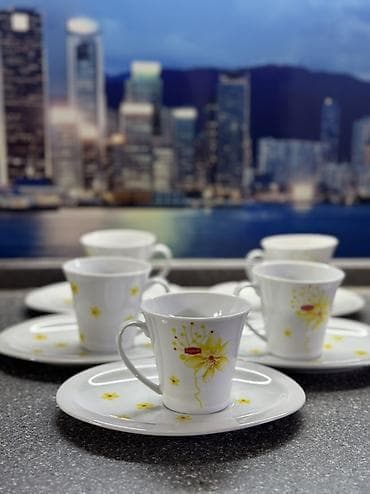 чайная церемония: Чайный набор Lipton с цветочным декором в отличном состоянии. - — 1