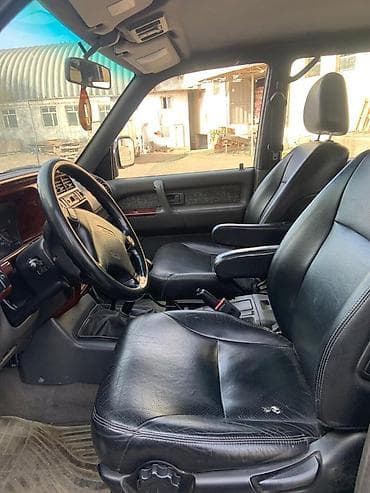 верхний орок: Opel Monterey (Isuzu Trooper), 5-дверный внедорожник. Основные — 6