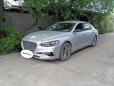 kia stringer: Седан бизнес‑класса серебристого цвета. Кузов и дизайн: - Элегантный — 2