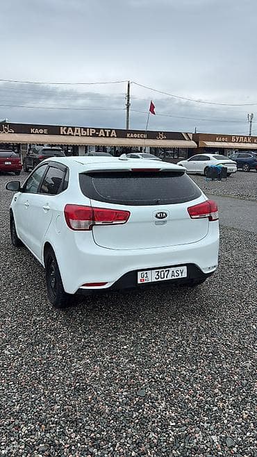 Kia Rio: 2017 г., 1.6 л, Автомат, Газ, Хэтчбэк