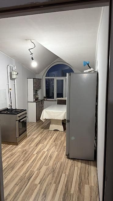 большие бассейны: Сдаётся помещение - Просторная комната с высоким потолком и арочным — 5