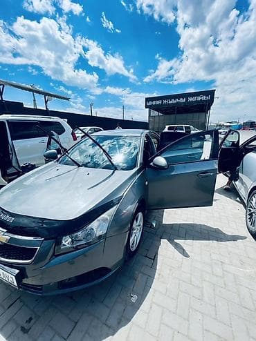 передний бампер с4: Chevrolet Cruze: 2010 г., Автомат, Седан — 4