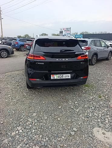 6d mark: Электрокроссовер Aion (чёрный кузов) Кузов и экстерьер - Компактный — 5