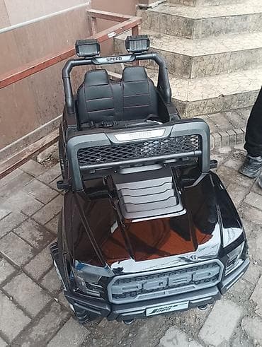 детские автомобили: Детский электрокар — 2