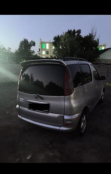 бампер на копейку: Toyota Funcargo: 2001 г., 1.3 л, Механика, Бензин, Минивэн — 2
