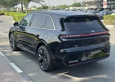 Lixiang L9: 2025 г., 1.5 л, Автомат, Гибрид, Внедорожник at lalafo.kg Lixiang L9: 2025 г., 1.5 л, Автомат, Гибрид, Внедорожник