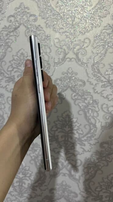 Samsung Galaxy S22 Ultra, Б/у, 256 ГБ, цвет - Белый, 1 SIM, eSIM