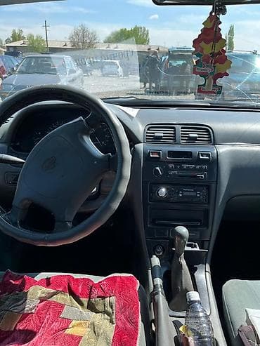 full construction: Nissan Maxima: 1995 г., Автомат, Седан — 3