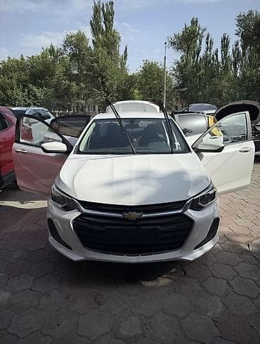 Chevrolet: Chevrolet Onix: 2021 г., 1 л, Автомат, Бензин, Седан — 1